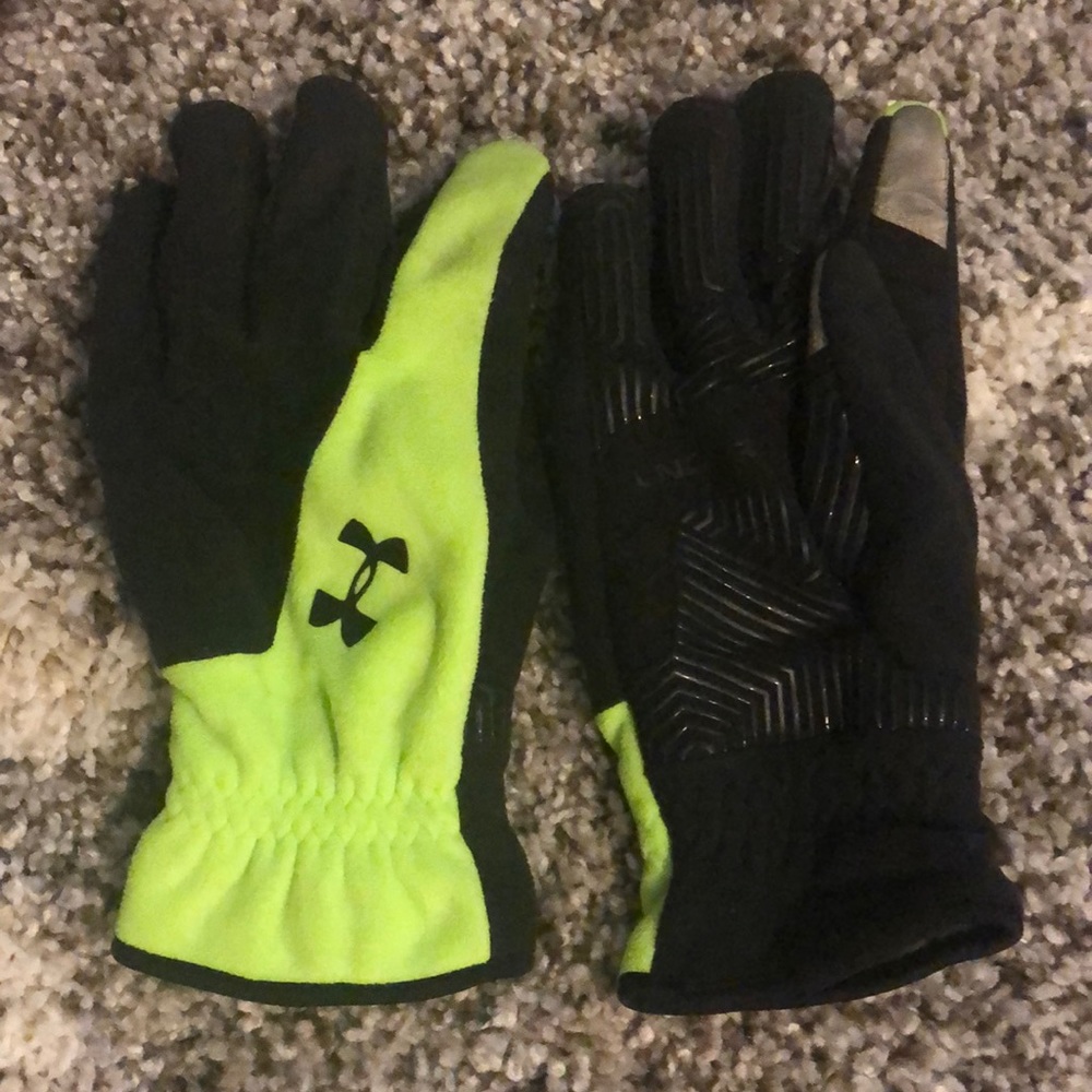 Under Armour gloves